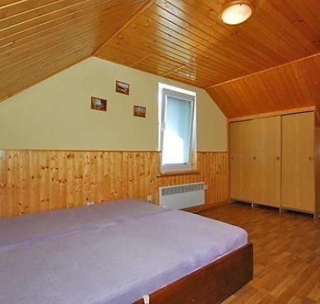 Villa Privat Mrazik Partizanska lupca Exterior foto